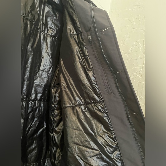 Vuori Men’s XL charcoal insulated jacket. EUC - Picture 6 of 12